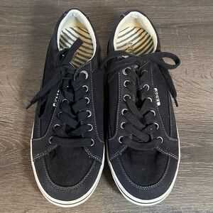 Women’s Taos Black Canvas Sneakers Sz 9.5 Pre-owned in Excellent Condition!